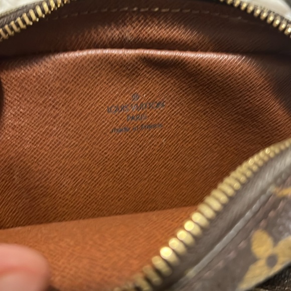 Louis Vuitton over shoulder bag - Picture 2 of 3